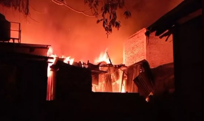 A terrible fire broke out in Mangalahat in Howrah